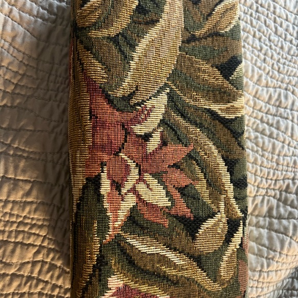 Embroidered Clutch - Picture 2 of 7